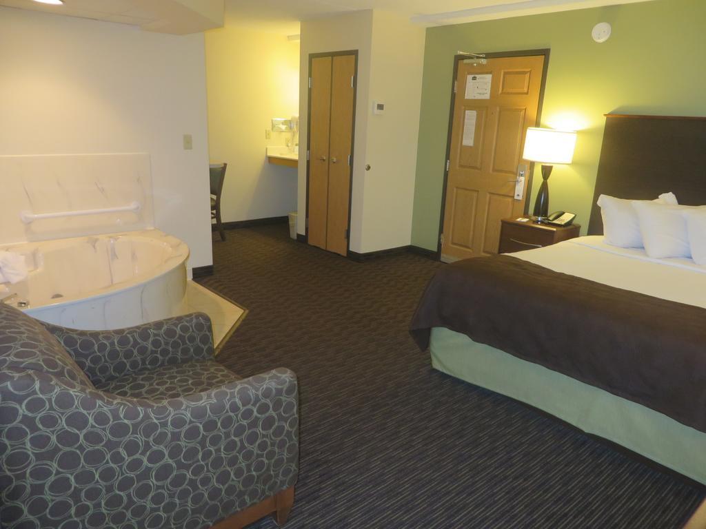 Americinn By Wyndham Rice Lake Εξωτερικό φωτογραφία